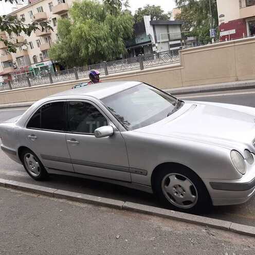 Mercedes E 220 2000, 385,000 km - 2.2 l - Bakı