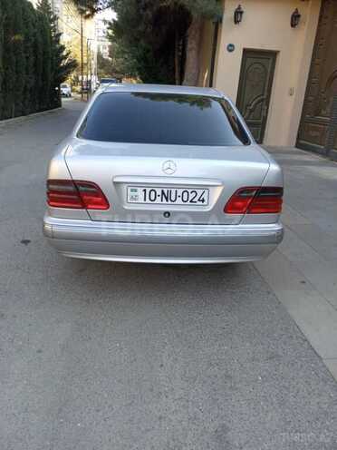 Mercedes E 270 2000, 351,027 km - 2.7 l - Ağcabədi