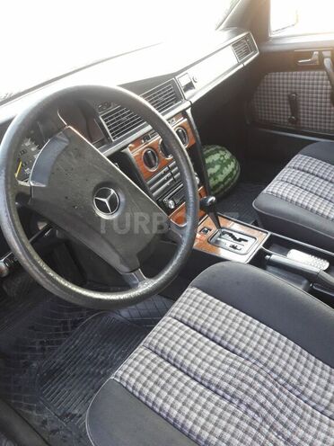 Mercedes 190 1991, 250,000 km - 2.0 l - Siyəzən