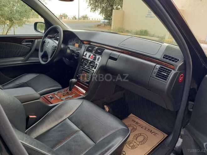 Mercedes E 240 2000, 290,000 km - 2.4 l - Bakı