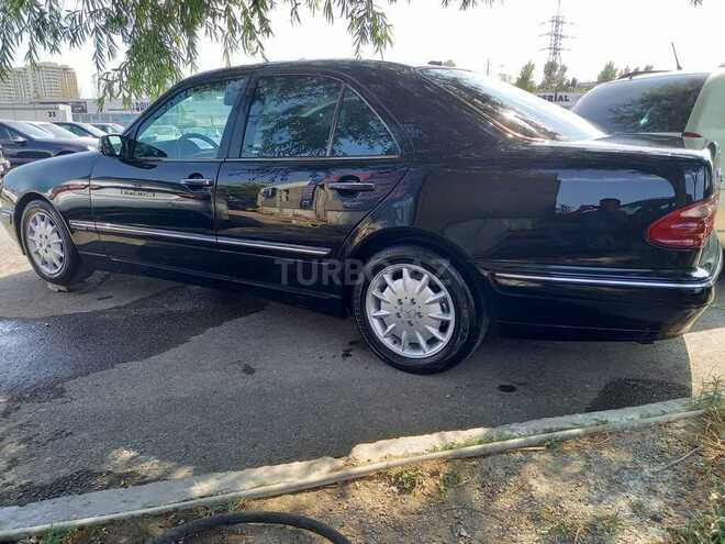 Mercedes E 240 2000, 290,000 km - 2.4 l - Bakı