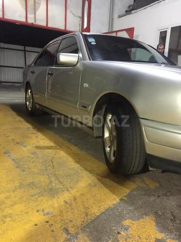 Mercedes E 230 1997, 269,000 km - 2.3 l - Bakı