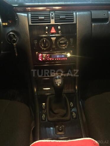 Mercedes E 230 1997, 269,000 km - 2.3 l - Bakı