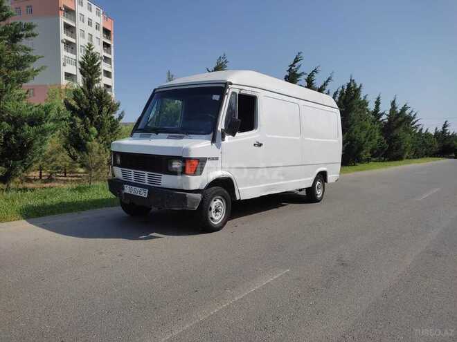 Mercedes 208 D 1991, 260,000 km - 2.4 л - Bakı