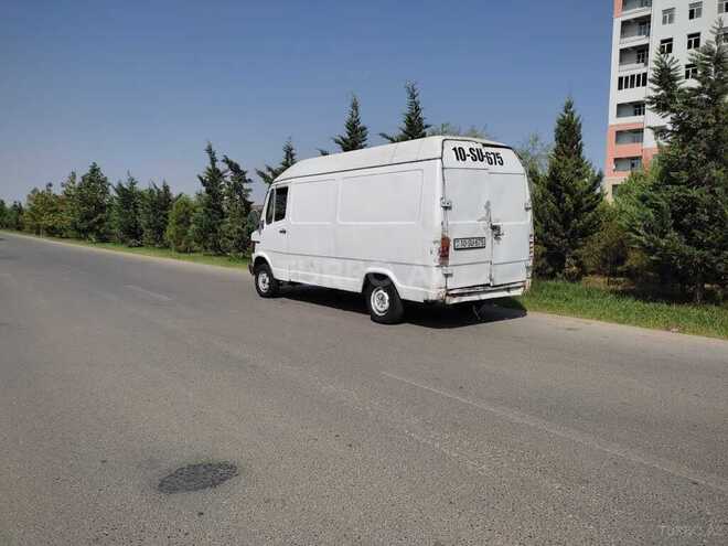 Mercedes 208 D 1991, 260,000 km - 2.4 л - Bakı
