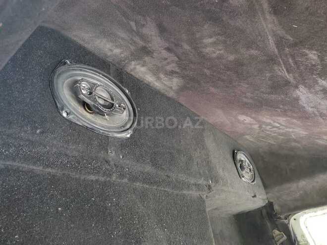 Mercedes 208 D 1991, 260,000 km - 2.4 л - Bakı