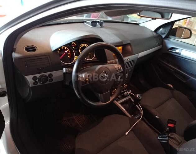 Opel Astra 2006, 215,000 km - 1.4 l - Bakı