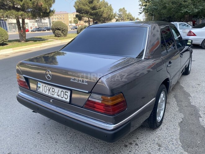 Mercedes E 230 1993, 260,000 km - 2.3 l - Sumqayıt