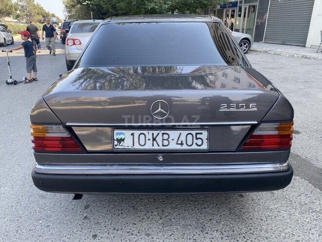 Mercedes E 230 1993, 260,000 km - 2.3 l - Sumqayıt