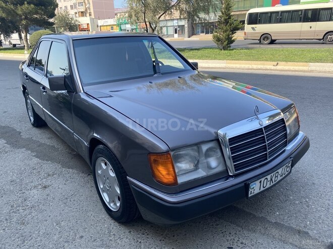 Mercedes E 230 1993, 260,000 km - 2.3 l - Sumqayıt