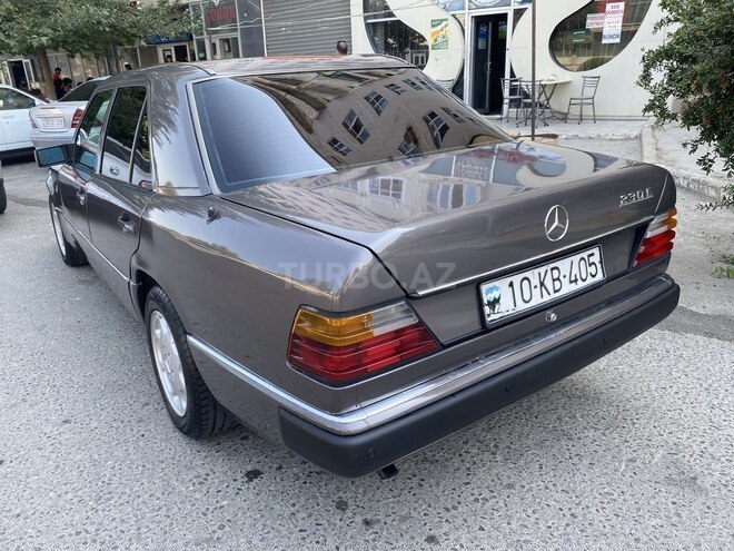 Mercedes E 230 1993, 260,000 km - 2.3 l - Sumqayıt