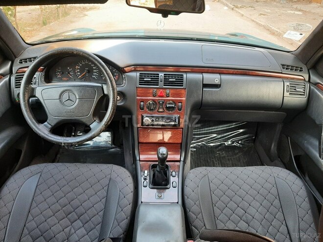 Mercedes E 200 1997, 347,000 km - 2.0 l - Sumqayıt