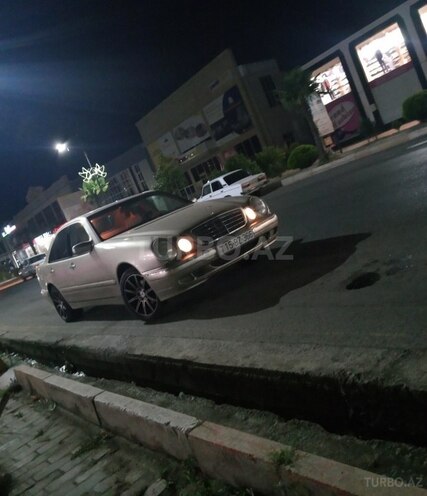Mercedes E 200 2000, 228,000 km - 2.0 l - Cəlilabad
