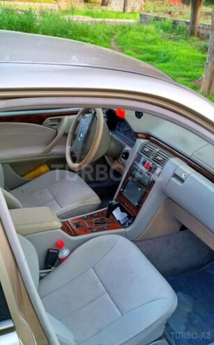 Mercedes E 200 2000, 228,000 km - 2.0 l - Cəlilabad