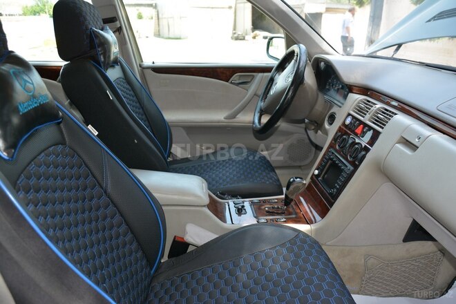 Mercedes E 240 2001, 390,000 km - 2.6 l - Ağdaş