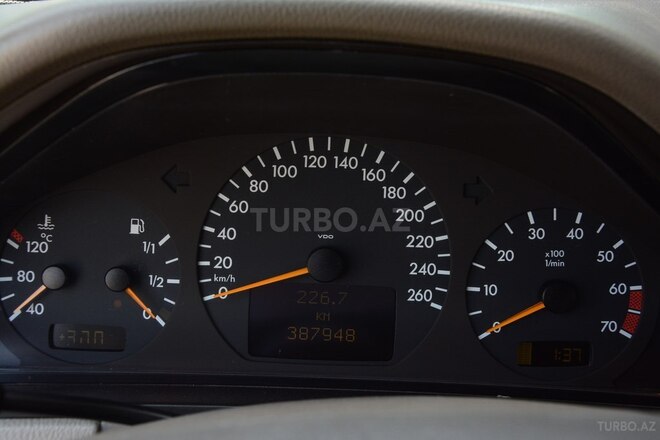 Mercedes E 240 2001, 390,000 km - 2.6 l - Ağdaş