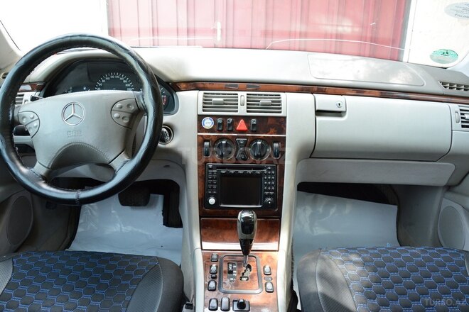 Mercedes E 240 2001, 390,000 km - 2.6 l - Ağdaş