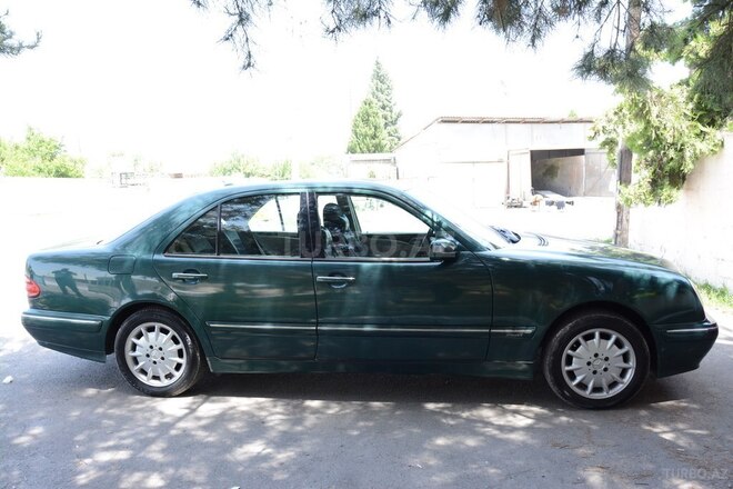 Mercedes E 240 2001, 390,000 km - 2.6 l - Ağdaş