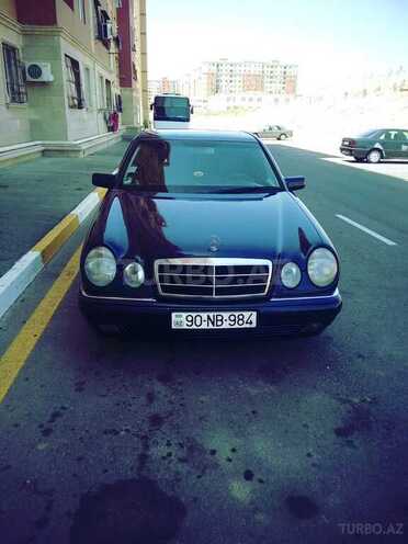 Mercedes E 240 1999, 282,000 km - 2.4 l - Bakı