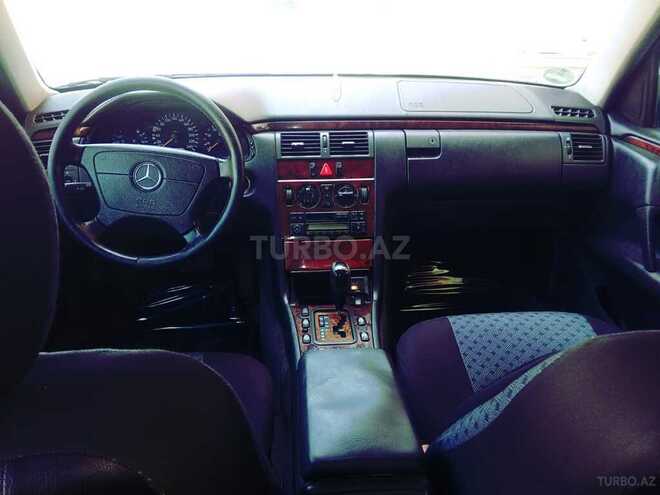 Mercedes E 240 1999, 282,000 km - 2.4 l - Bakı