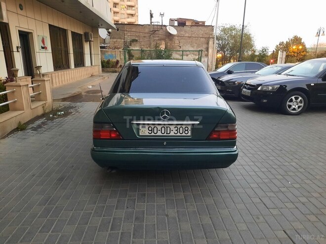 Mercedes E 220 1993, 565,341 km - 2.2 l - Bakı