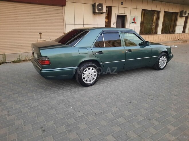 Mercedes E 220 1993, 565,341 km - 2.2 l - Bakı