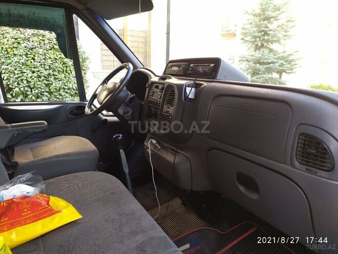 Ford Transit 2002, 378,000 km - 2.4 л - Quba