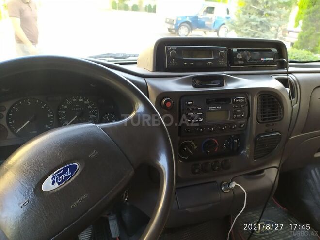 Ford Transit 2002, 378,000 km - 2.4 л - Quba