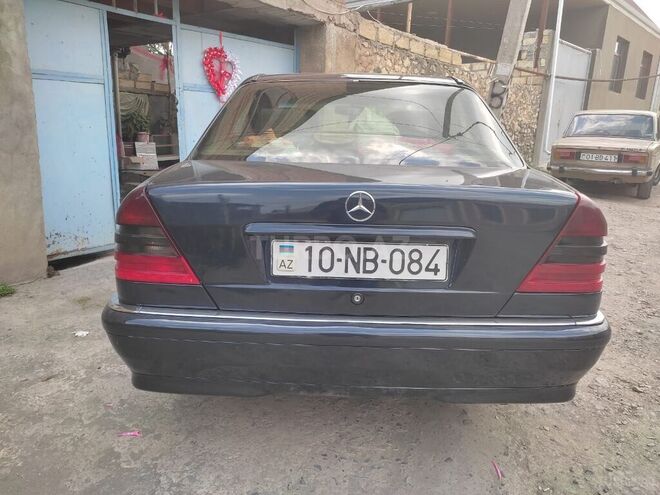 Mercedes C 240 2000, 376,257 km - 2.4 l - Tovuz
