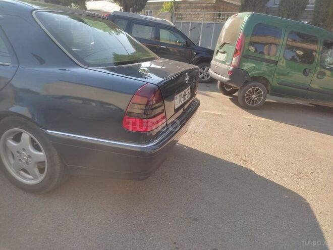 Mercedes C 240 2000, 376,257 km - 2.4 l - Tovuz