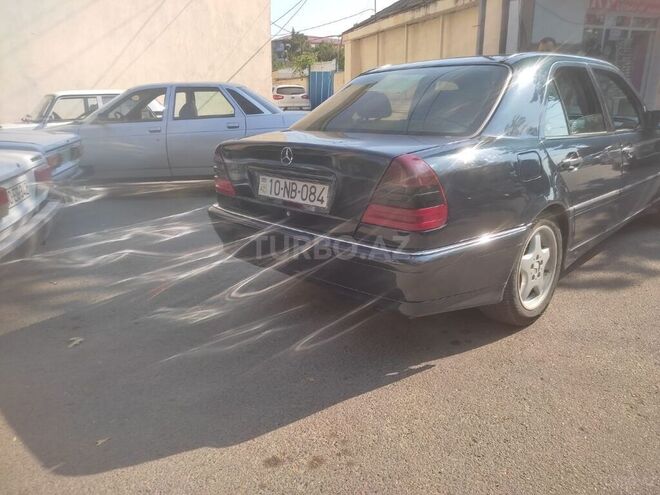 Mercedes C 240 2000, 376,257 km - 2.4 l - Tovuz