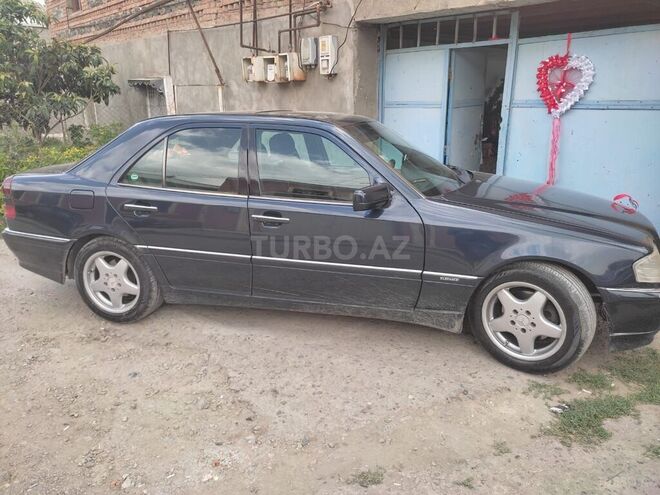 Mercedes C 240 2000, 376,257 km - 2.4 l - Tovuz