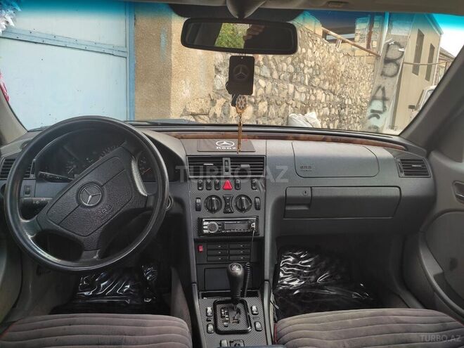 Mercedes C 240 2000, 376,257 km - 2.4 l - Tovuz