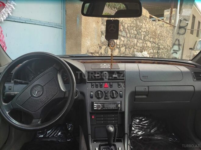 Mercedes C 240 2000, 376,257 km - 2.4 l - Tovuz