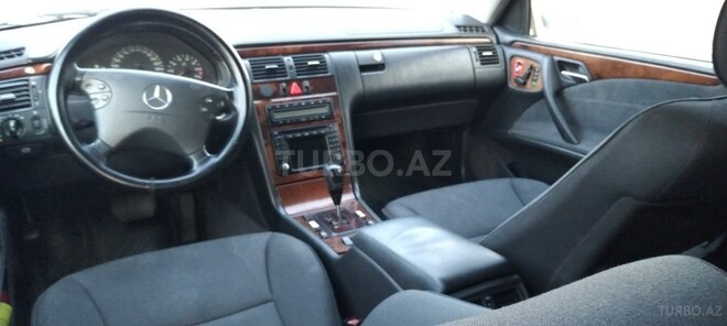 Mercedes E 240 2001, 325,000 km - 2.6 l - Ağdaş