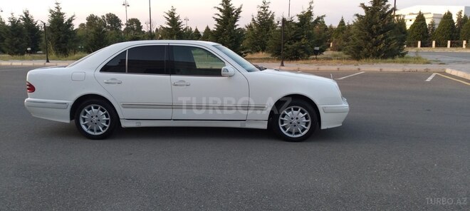 Mercedes E 240 2001, 325,000 km - 2.6 l - Ağdaş