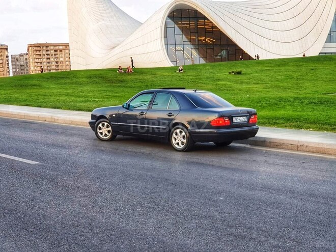 Mercedes E 230 1997, 398,000 km - 2.3 l - Bakı