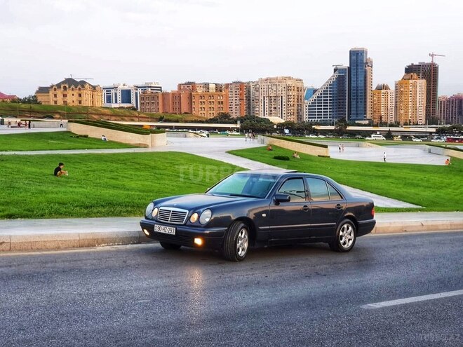 Mercedes E 230 1997, 398,000 km - 2.3 l - Bakı