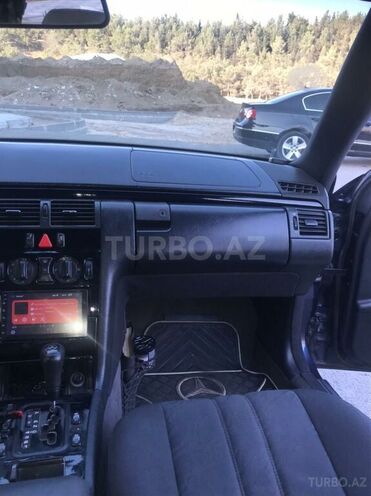 Mercedes E 240 1998, 235,000 km - 2.4 л - Sumqayıt