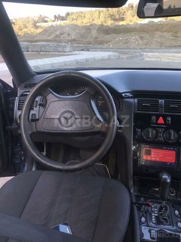 Mercedes E 240 1998, 235,000 km - 2.4 л - Sumqayıt