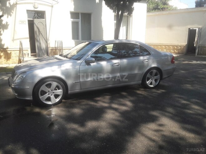 Mercedes E 220 2004, 379,000 km - 2.2 l - Bakı
