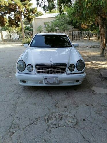Mercedes E 220 1998, 300,000 km - 2.2 л - Bakı