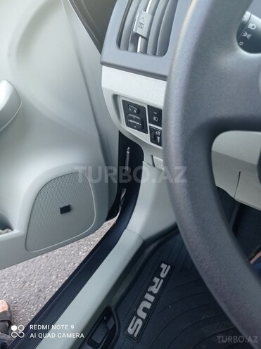 Toyota Prius 2011, 196,340 km - 1.8 л - Bakı