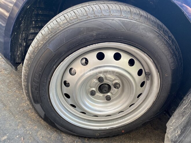 Toyota Corolla 2005, 183,000 km - 1.4 л - Bakı