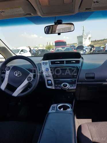 Toyota Prius V 2015, 170,590 km - 1.8 l - Bakı