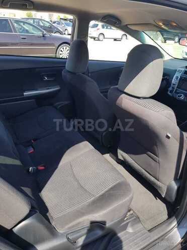 Toyota Prius V 2015, 170,590 km - 1.8 l - Bakı
