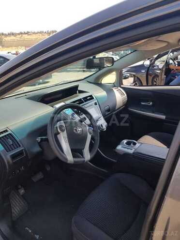 Toyota Prius V 2015, 170,590 km - 1.8 l - Bakı