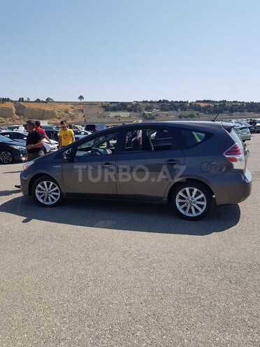 Toyota Prius V 2015, 170,590 km - 1.8 l - Bakı