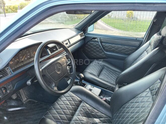Mercedes E 220 1991, 256,523 km - 2.2 l - Bakı