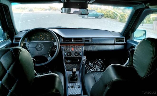 Mercedes E 220 1991, 256,523 km - 2.2 l - Bakı
